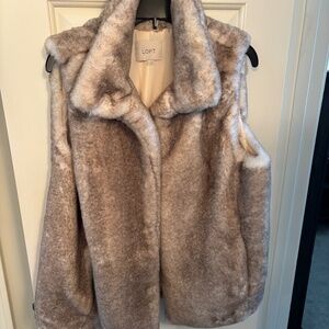 Gorgeous faux fur vest- Size M